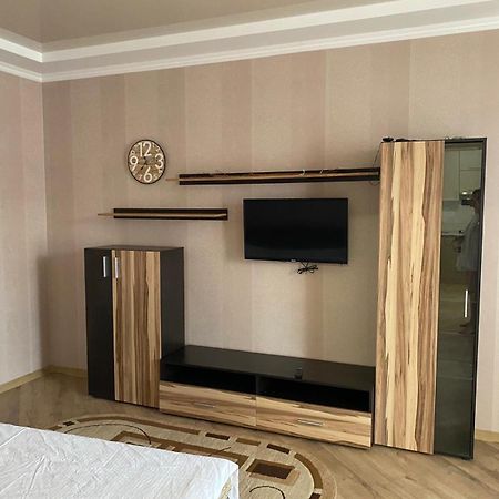 Ogienka 2B, Center Lutsk Apartment Luaran gambar