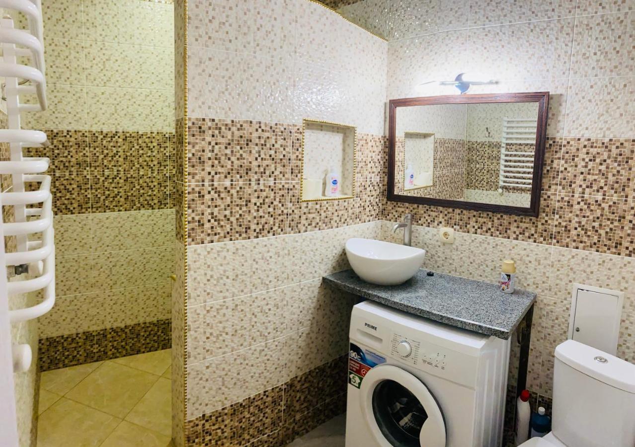 Ogienka 2B, Center Lutsk Apartment Luaran gambar
