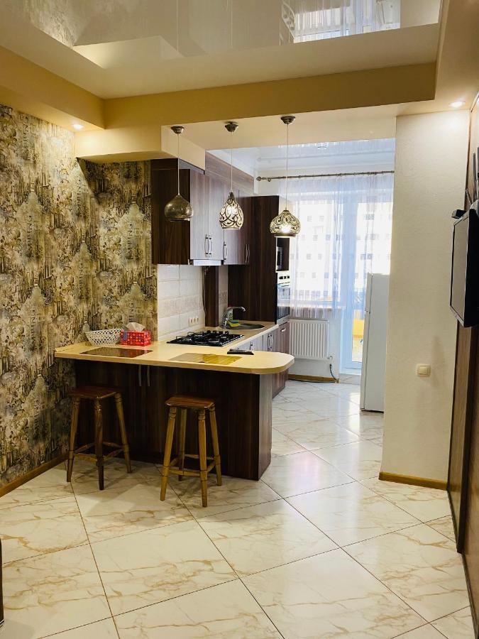 Ogienka 2B, Center Lutsk Apartment Luaran gambar